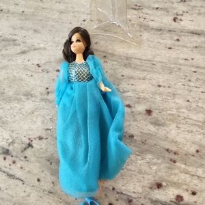 Topper Dawn doll- Maureen wearing Party Puffery